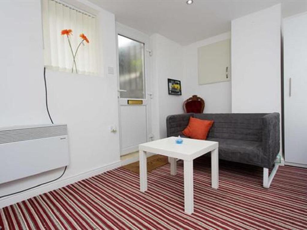Brownhill Studio In Leeds Лідс Номер фото